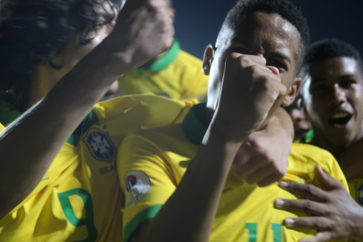 CBF_Futebol's tweet photo. Que base é essa?
#SeleçãoSub15 vence o Paraguai e está na final do Sul-Americano 2019. Gols de Arthur e Daniel. Parabéns garotada!
Agora é a Argentina pela frente! Vamos para cima!
#JogaBola #GigantesPorNatureza #SegueaBase https://t.co/EPxOz52tO2