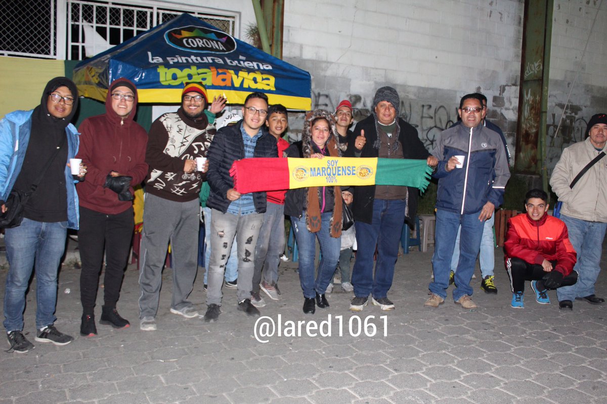 dixonvasquez_LR's tweet photo. #1aDivisionXLaRED
#GranFinaldeIDA
Aficionados pernoctarán en las afueras del #MarquesadelaEnsenada á falta de 36 Hrs para que habrán las puertas (sábado 15 hrs )
@Lared1061 https://t.co/0zCuVCSDR2