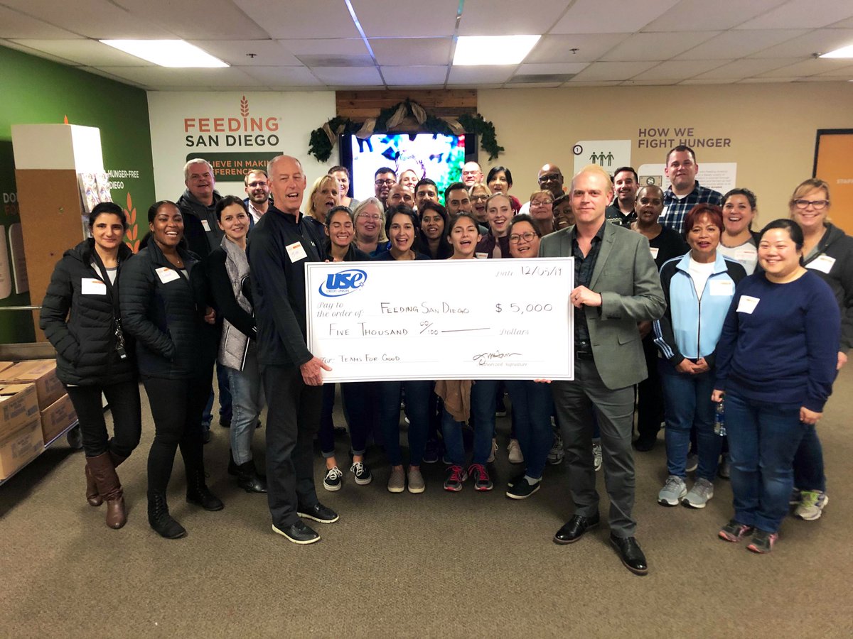 FeedingSanDiego's tweet photo. Thanks to @USECreditUnion for volunteering their time and donating $5,000 as part of our Teams for Good program. Their support helped provide 20,000 nutritious meals to the community! #TeamsforGood #FeedingSanDiego https://t.co/D1vHKyg34v