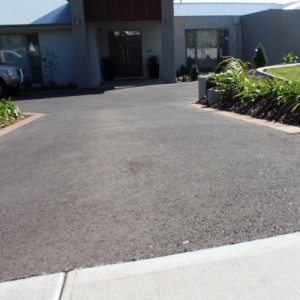 custom_asphalt's tweet photo. If you want to increase the value of your home for future purposes, then come to Custom Asphalt. We are specializing in all #AsphaltDriveways works across Melbourne. https://t.co/8mE7f64sf4 #AsphaltContractors #DrivewaysMelbourne #DrivewayEdging #AsphaltDriveways https://t.co/NjS27eoQMf