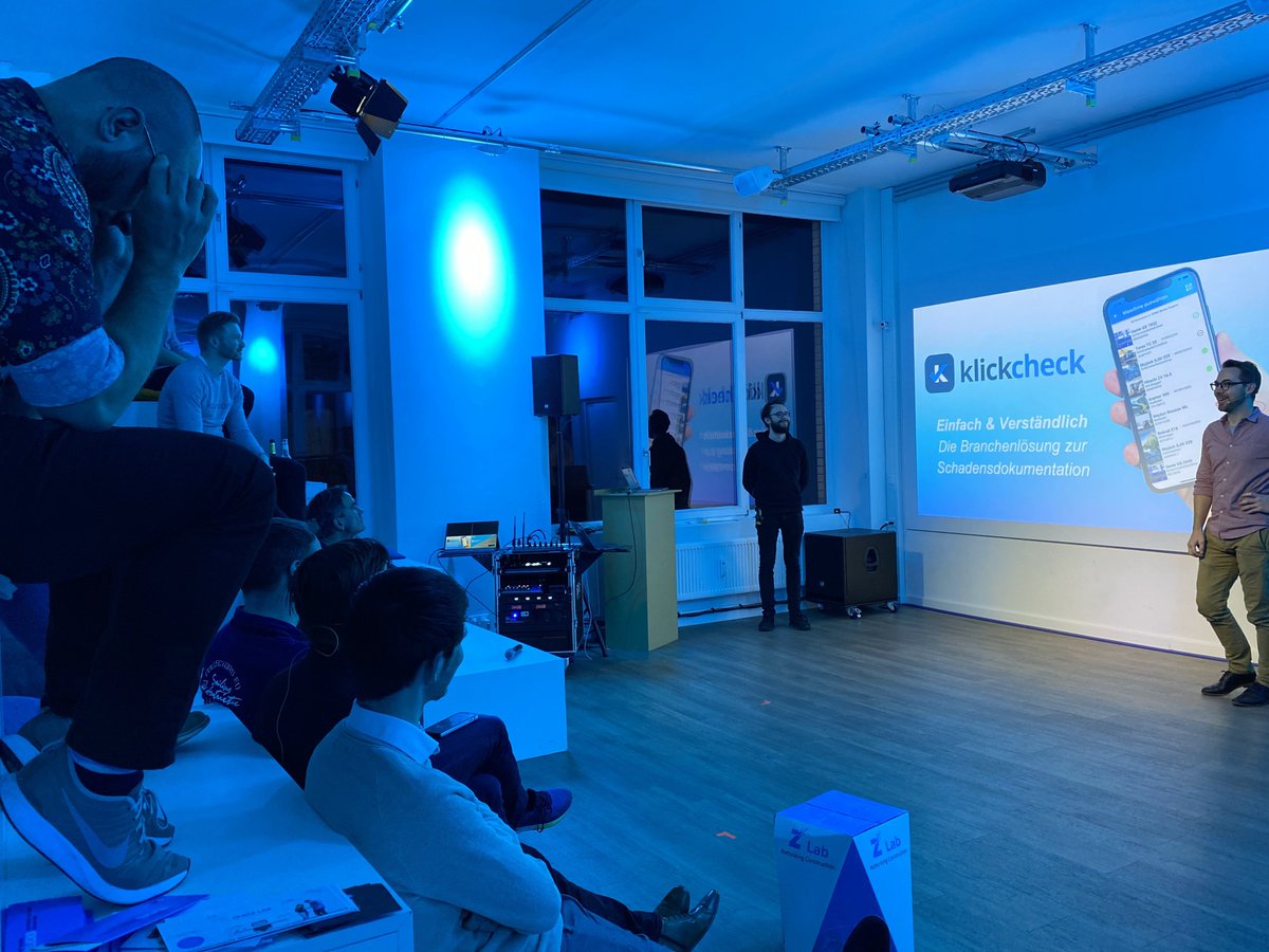 Zeppelin_Lab's tweet image. Eindrücke vom gestrigen #Meetup bei #ZLAB. Wir sagen nochmal ein dickes Dankeschön an die Vortragenden Sascha von #Planstack, Thomas von #airteam und Otis von #klickcheck. Das nächste #Meetup findet im März 2020 statt. Mehr Infos folgen! Meetup Gruppe: bit.ly/2rjyAwL
