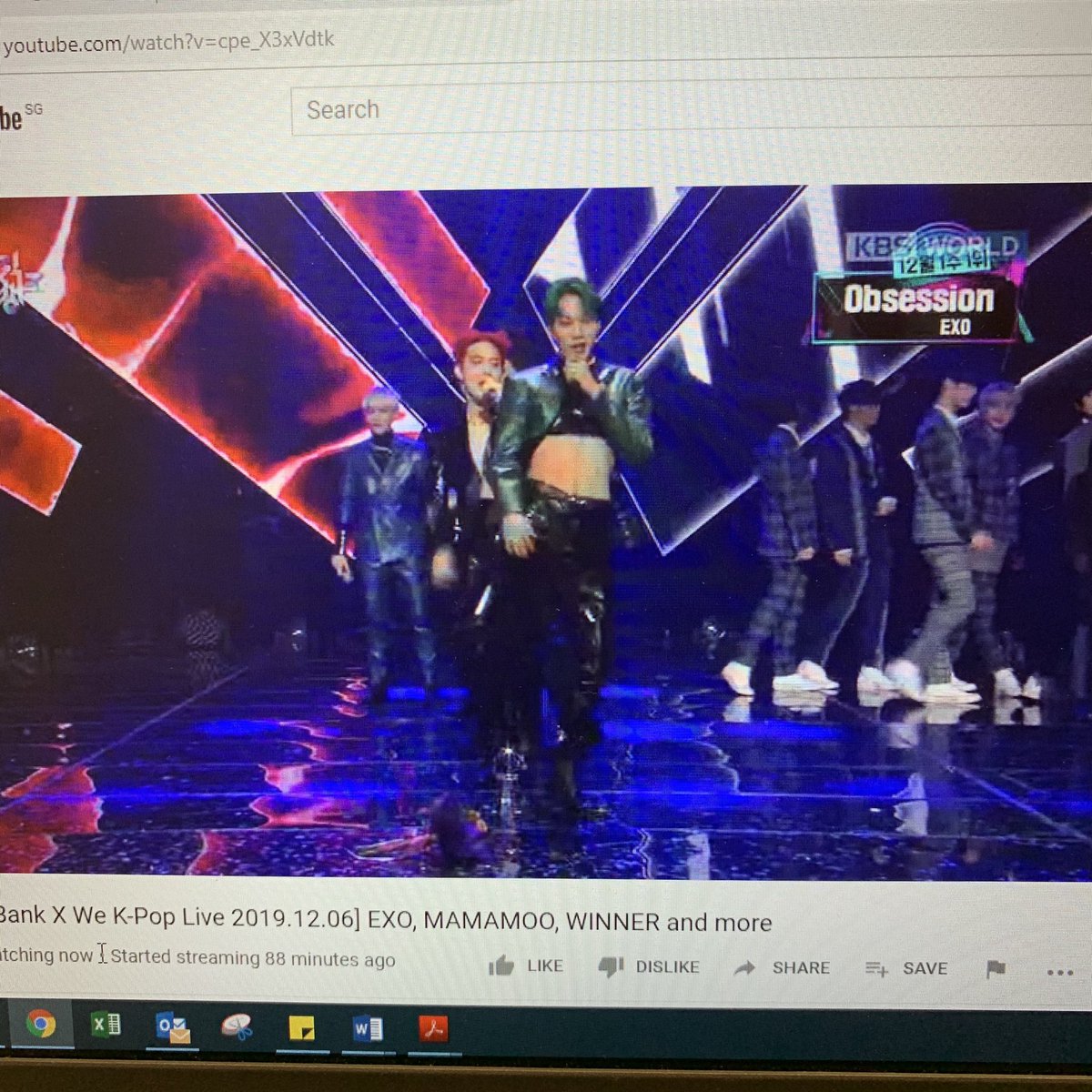 softcyeol's tweet photo. LMAO THE RELAY DANCE https://t.co/EvDwBBMCSH