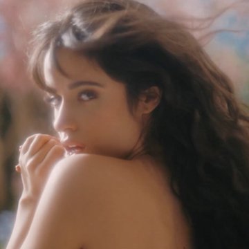 techincolovato's tweet photo. the visuals this video holds is unbelievable Camila never dropped such an aesthetically pleasing video like this one , Her dance moves , her outfits , even the flowers surrounding her she's so perfect she will remain on blessing me with her art and voice..#LivingProofVideo https://t.co/A7QOjedf5c