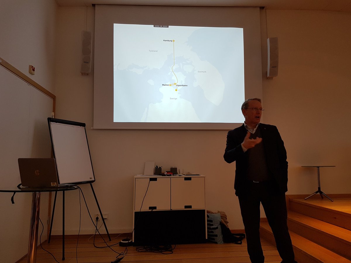Idag har Europkorridprens föreningsmöte i Helsingborg, där vi gästas av Per Tryding, Sydsvenska Handelskammaren; Elin Gustavsson, Trafikutskottet och Sten Hansen, Ett sammanhängande transportsystem!