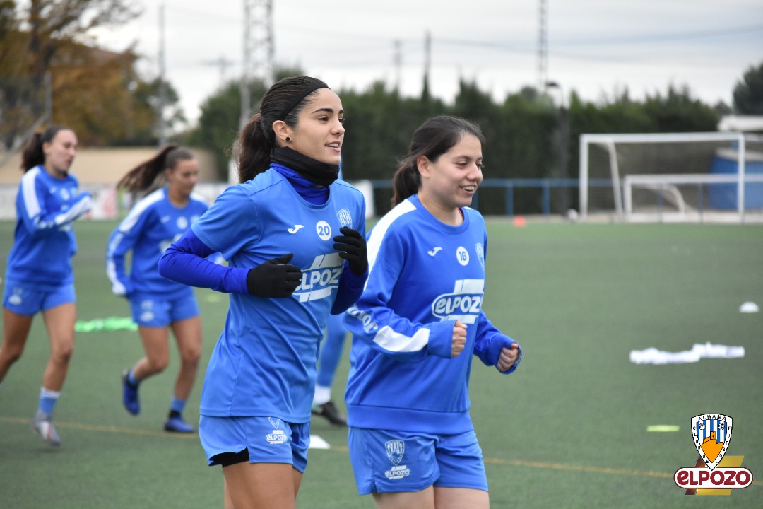 AlhamaElPozo's tweet photo. 📸 | Buenos días azulones! 💯

El equipo que dirige @randriACF entrena desde las 10:00 Horas en el césped del Guadalentín ✅

Última sesión antes de viajar mañana a tierras Canarias 💪⚽

#Jornada13
#RetoIberdrola https://t.co/3vxg6weRHQ