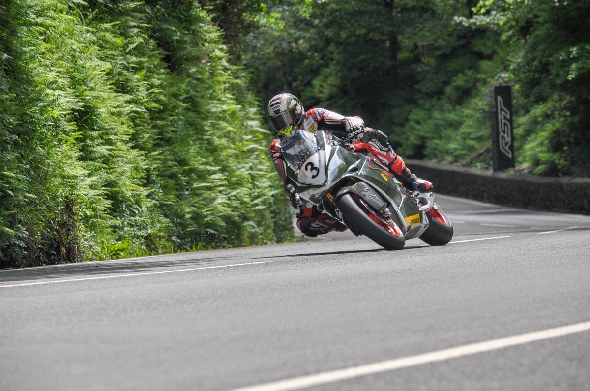 db64_david's tweet image. #JohnMcGuiness #TT2019 @MotofestIOMTT @moto_republic @Gilo46 @ArcherHeulwen @pureroadracing @irishroadracing  @MotoSponsor @stevethomas444 @StevieRRN @LivingRoadRaces @Spekkoek2346 @CM1946OM @bikergroup @Jon_3_roads @oneninefoursix1
