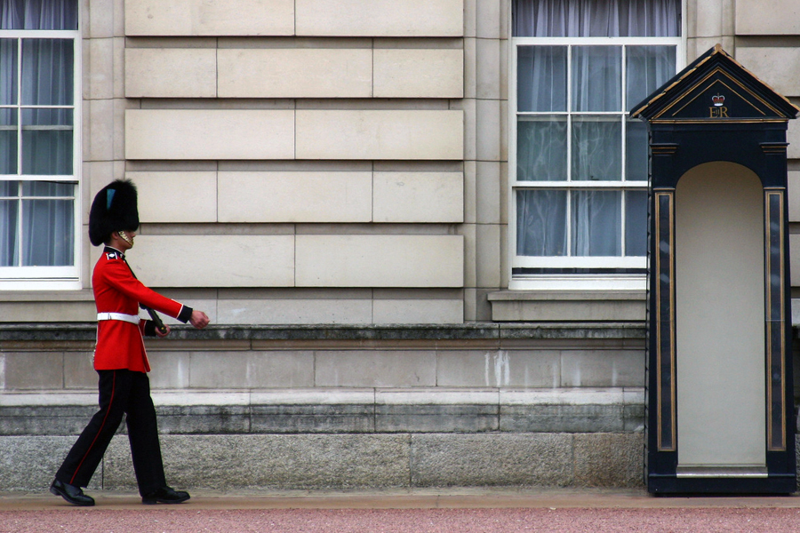 Λάκης Λαζόπουλος: Το καινούργιο τρένο dlvr.it/RKmXc0