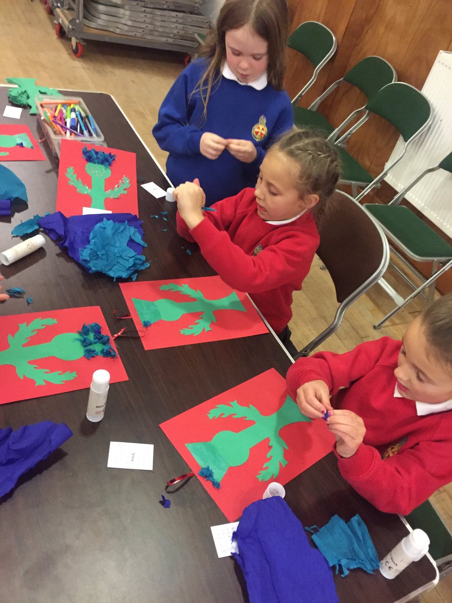 2ndIrvine's tweet photo. And that is our Christmas crafts all wrapped up 😁. Now finalising everything for our party next week before we take a break for the holidays 🎄👍🏼 https://t.co/1sO5gsvRPh