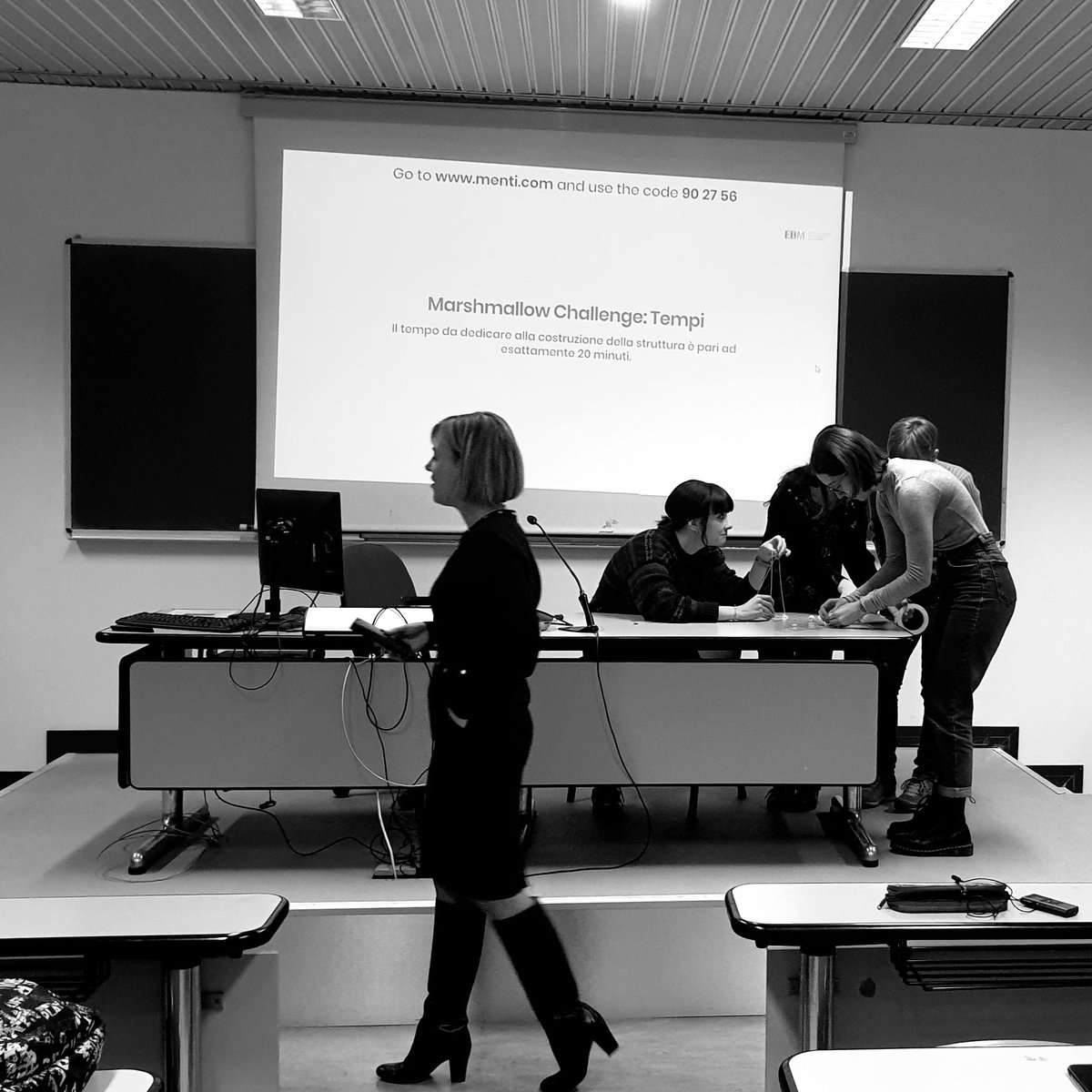 apreso4research's tweet photo. @apreso4research The Marshmallow Challenge! Ovvero come sviluppare Team Building 💪 Ringraziamo Marija Gostimir per questa bellissima esperienza! 🙂 @andre4ceschi https://t.co/uuRFKucisx