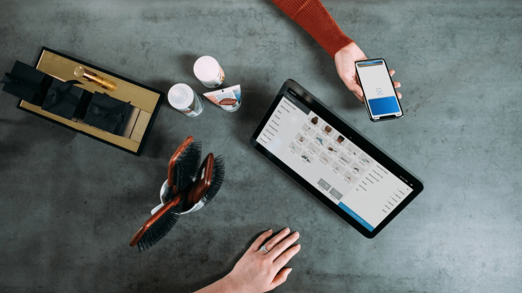 WebloyaltyFR's tweet photo. #BlackFriday : Le #mcommerce en croissance de +21% selon le panel de Webloyalty France ! via @MMAFrance_Asso @jbouteiller https://t.co/mn69IaROex https://t.co/L1bV71O50e