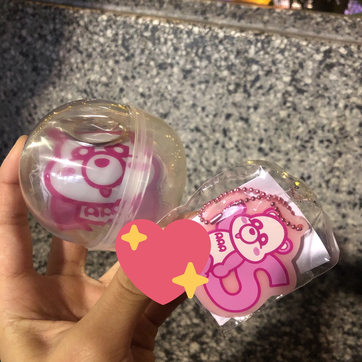 chunmana_AAA's tweet photo. 譲:秀太　ピンク　
求:與クリアキーホルダーor定価買取

異種での交換になってしまいますが、交換していただけるかたリプお願いします🙇‍♀️

#AAAグッズ 
#末吉秀太 
#與真司郎 https://t.co/5ee2vgQV4M