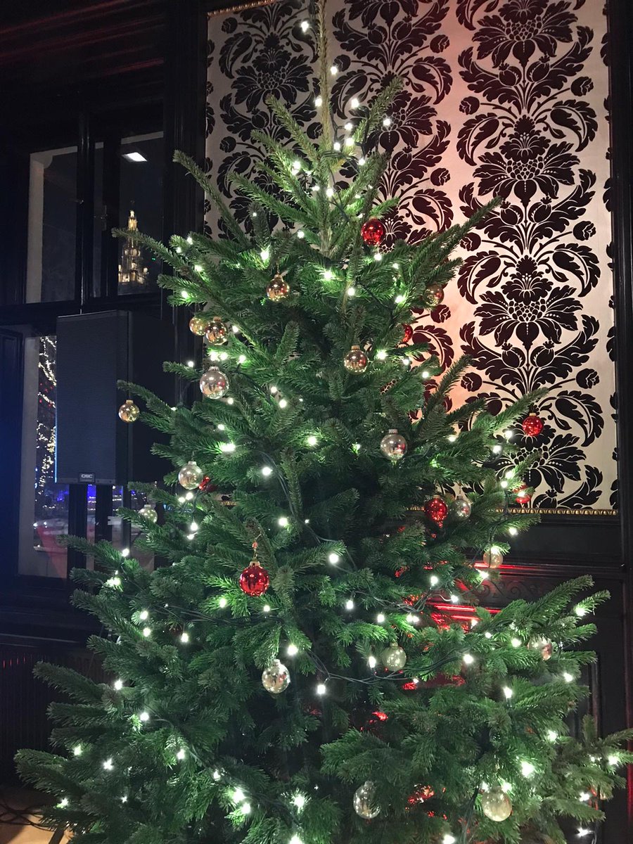 aleaperformance's tweet photo. 5. December in Vienna: Salon Z, Krampuskränzchen. Phantastic evening with Roman Szeliga, Founder of Clinic-clowns
#alea #aleaperformancegroup #salonz #cafelandtmann #beletage #Krampus https://t.co/NN9q9OkHX2