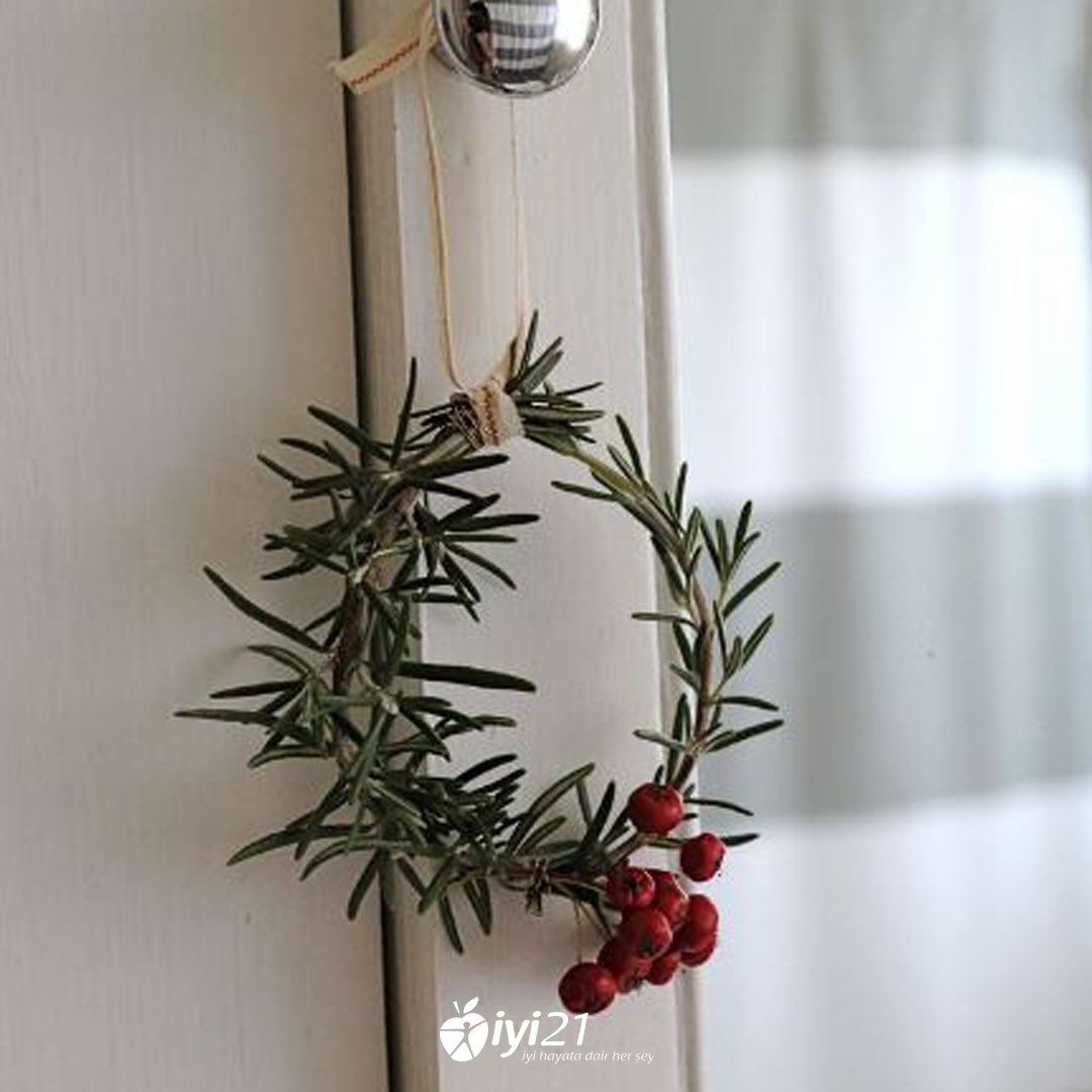 iyi21com's tweet photo. Yaşam alanızda keyifli bir atmosfer yaratmak için çeşitli dekorasyon önerilerini sizin için derledik. 🎄🎊⁣
⁣
#İyi21com #İyiHayataDairHersey #Yılbaşı #Dekorasyon #KendinYap https://t.co/NhGgehOwkF
