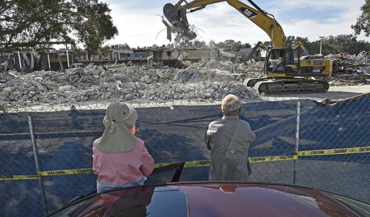 tbenderphoto1's tweet photo. #HTPhotoGallery #Albertsons #Demolition has begun in #Bradenton Moving In will be a @Lucky and @Wawa #ManateeCounty
https://t.co/oia0jVKHTb
#HTVideo #HTDrone and #ReadAllAbourIt by @lauraefinaldi
https://t.co/y2cVS7QKud
#JournalismIsHeretoStay https://t.co/gHaI7vDxOl