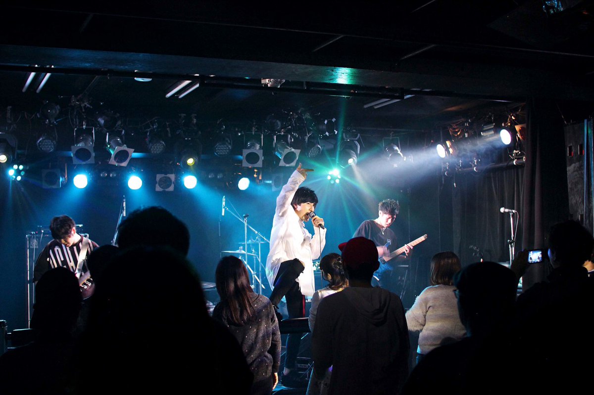 ARootsoosaka's tweet photo. 【感謝御礼】

12/5活動休止前ラストライブ無事に終わりました！

来ていただいた方見てくださった方ありがとうございました！

今日から僕たちは活動休止になります！昨日のMCでも言ったとおり前向きです！

また、ライブやSNSで観れるのを楽しみにしててください！

本当にありがとうございました🙇‍♂️ https://t.co/IgvLS0caCe