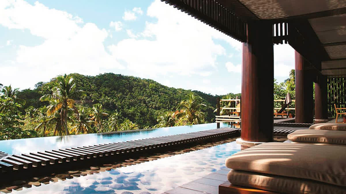 FERRONPISCINAS's tweet image. #PiscinasDelMundo
¿Empezamos el puente en esta piscina de Santa Lucía? 📍
Con unas vistas privilegiadas a los volcanes, la piscina de este hotel se ha construido encima de una plantación de chocolate, cosa que le proporciona aún más encanto al lugar 😍

✨ qoo.ly/3362zp