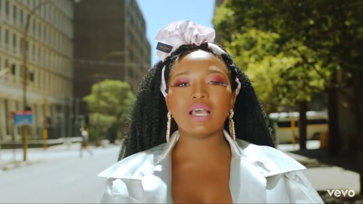 DJZinhle's tweet image. #umliloplatinumvideo is finally OUT‼️

🔥🔥🔥🔥🔥🔥🔥🔥🔥🔥🔥

Watch here ➡️ youtube.com/watch?v=aEWNNj…