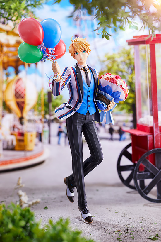 Take a look at these new photos we took of Saber/Arthur Pendragon  (Prototype): Heroic Spirit Formal Dress Ver.! Be sure to get your preorder  in soon! More info/preorder link at the GSC