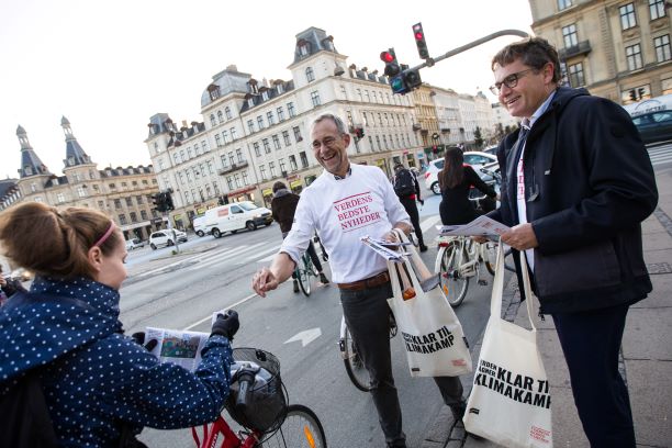 Comms Director (@codimag) on Twitter photo How do we frame the #sustainability narrative, and what does constructive journalism have to do with #SDG comms? We spoke to <a href="/RavnP/">Thomas Ravn-Pedersen</a> of <a href="/WorldsBestNews/">World's Best News</a> to find out. ow.ly/1UaR50xtmoy <a href="/VBNyheder/">Verdens Bedste Nyheder</a> How do we frame the #sustainability narrative, and what does constructive journalism have to do with #SDG comms? We spoke to <a href="/RavnP/">Thomas Ravn-Pedersen</a> of <a href="/WorldsBestNews/">World's Best News</a> to find out. ow.ly/1UaR50xtmoy <a href="/VBNyheder/">Verdens Bedste Nyheder</a>