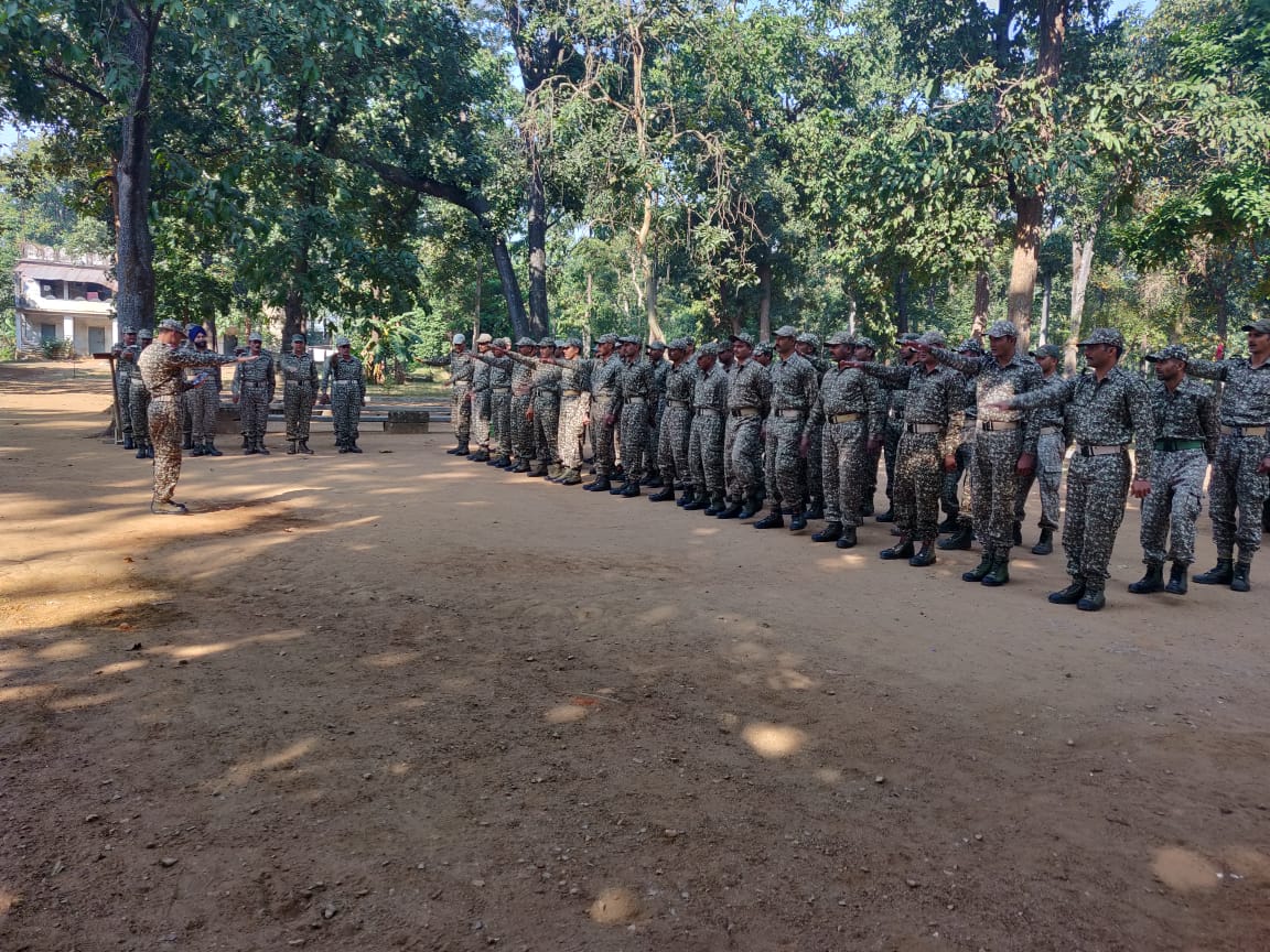 mygovindia's tweet photo. Here's how the paramilitary force of 44 Battalion ITBP read the Preamble &amp; honoured the values and duties of the constitution in Chhattisgarh. You too can read the Preamble &amp; reiterate your commitment towards upholding the ideals of #ConstitutionofIndia. https://t.co/pkqGAeXhA0 https://t.co/ZkAoZYbcTu