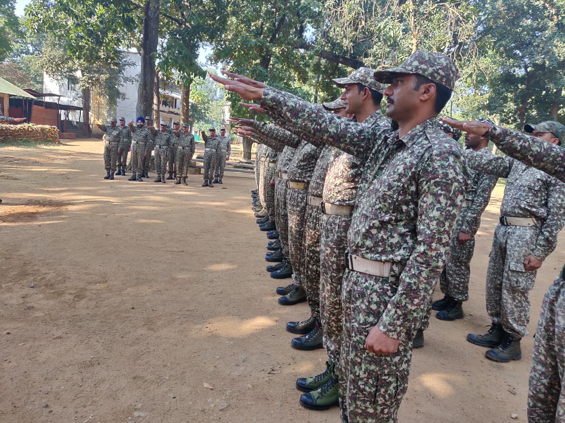 mygovindia's tweet photo. Here's how the paramilitary force of 44 Battalion ITBP read the Preamble &amp; honoured the values and duties of the constitution in Chhattisgarh. You too can read the Preamble &amp; reiterate your commitment towards upholding the ideals of #ConstitutionofIndia. https://t.co/pkqGAeXhA0 https://t.co/ZkAoZYbcTu