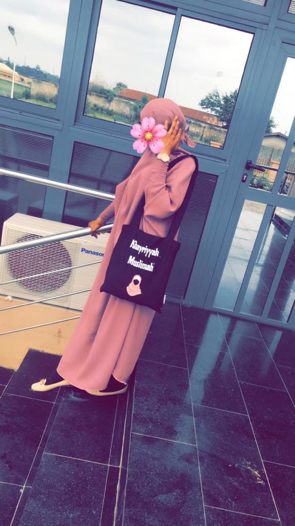 sheree_fah's tweet image. Lemme be your tote plug😁 please patronize your girl ❤