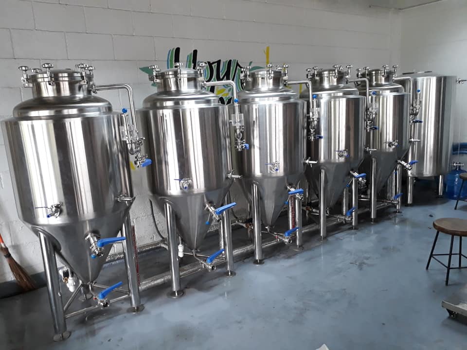 luoxincas's tweet photo. Would you like to open a nano brewery? This is a good reference for you😉
john@micetbrewing.com
WhatsApp:8615866740504
Skype:luoxincas@163.com
#brewery #brewing #brewer #beer #microbrewery #brewhouse #fermenter #fermentor #cervecería #cervejaria #CraftBeer #BajaCraftBeer https://t.co/Qg1Jmu49uD