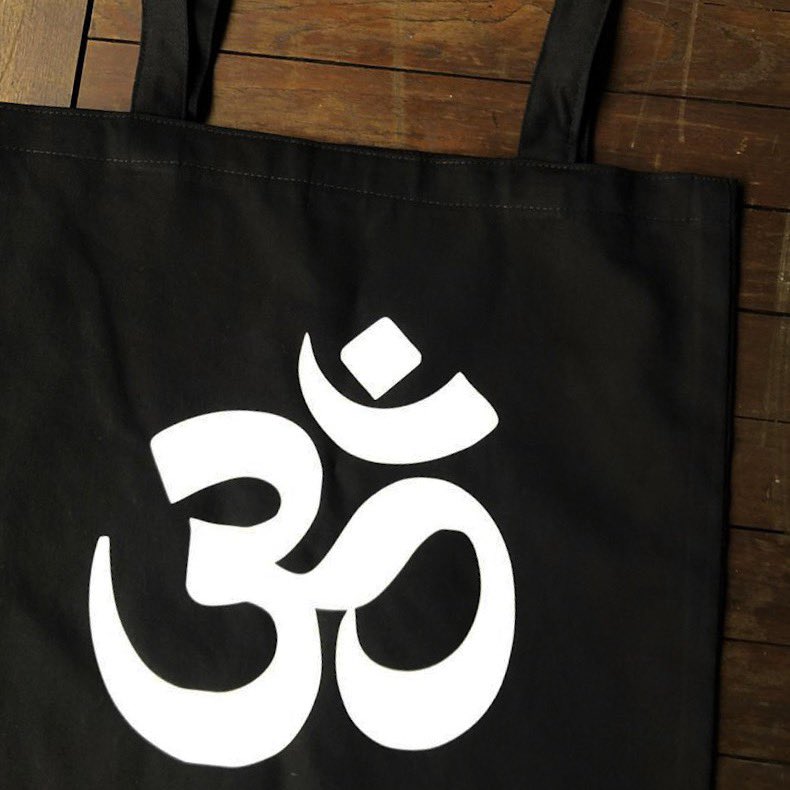 BooteekSL's tweet photo. Om 🙏

We do customized printing on totes, pencil cases, pouches and everything else 👏🏽😊 Drop by Bowl’d (7th Dec) or Tropic of Linen (8th Dec) to get your customized printing done 😊🎉 #popupstore #design #customizedprinting #booteeksl #socialenterprise #womenempowerment https://t.co/ikXEXEGDVW