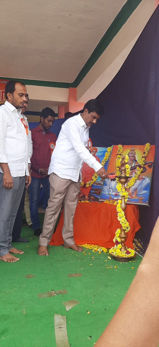 MSBabuOfficial's tweet photo. చిత్తూరు పివికెన్ కళాశాల నందు ఏబీవీపీ ఆధ్వర్యంలో మహిళల రక్షణ కరాటి శిక్షణ కార్యక్రమము నందు పాల్గొన్న పూతలపట్టు శాసనసభ్యులు ఎంఎస్ బాబు గారు మాట్లాడుతూ ఆడపిల్లలకు రక్షణగా ప్రభత్వం పని చేస్తున్నదన్నారు.
#AllTimeRecord4MindBlock https://t.co/9vGPzs4thH
