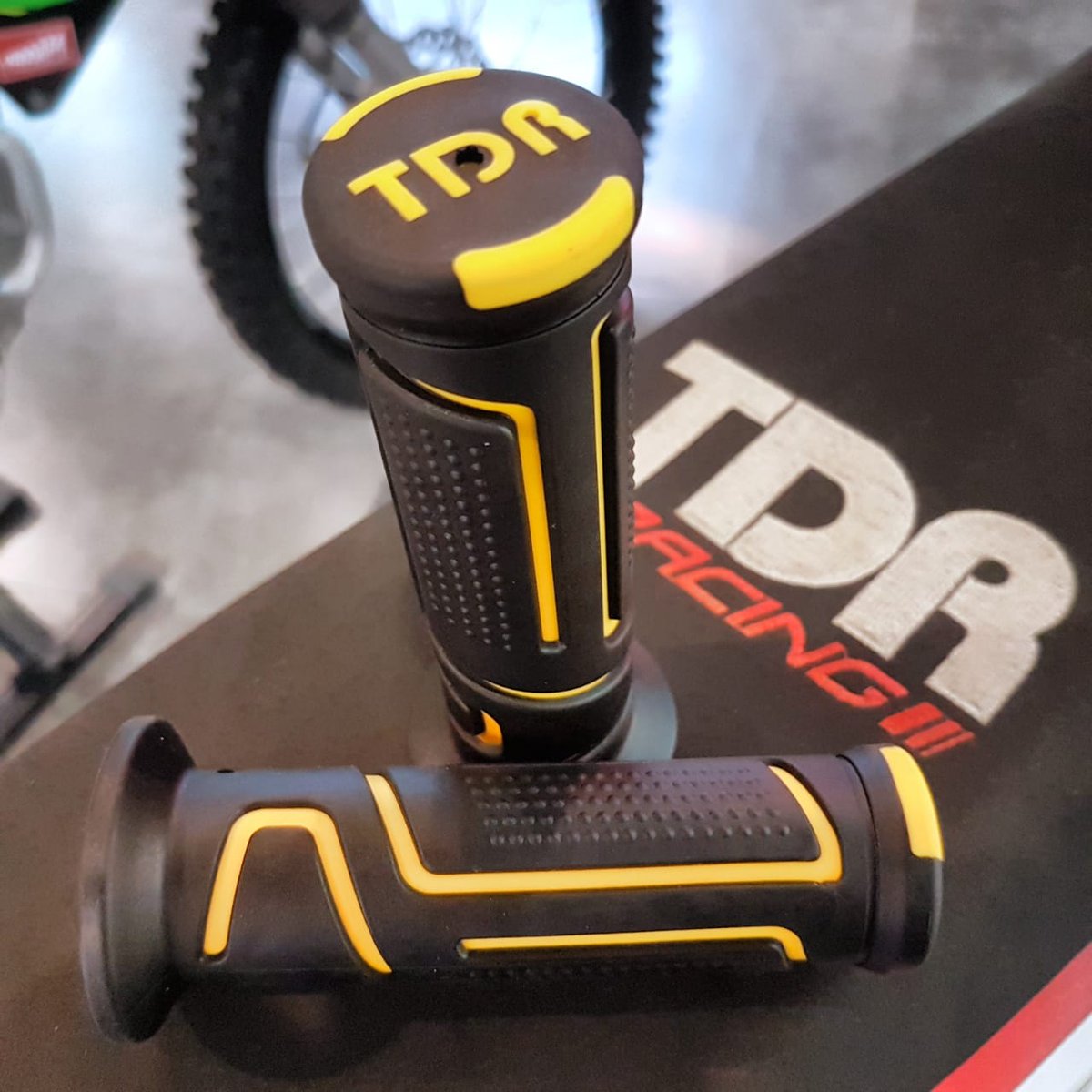 TDR_RACING's tweet photo. TDR Hand Grip MAGNUM made with special soft rubber and designed ergonomically to free your hands from fatigue while enhancing your style with striking colours. - https://t.co/JT6p3x7H6I
.
#Style #BodySystems #HandGrip #Magnum #Oneteamstore #GotoTheNextLevel #NextLevel #LevelUp https://t.co/vYDTWRl8Uc