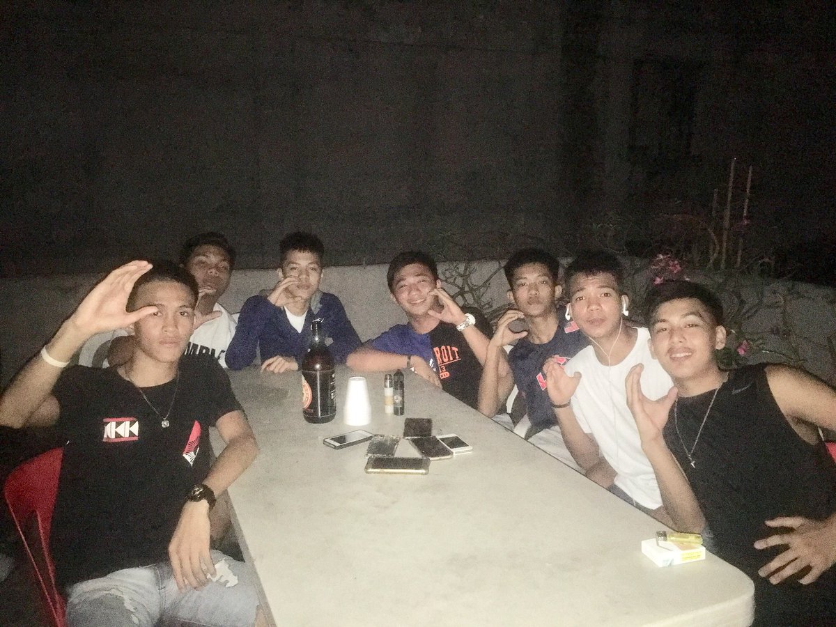NrmnVrgel's tweet photo. Post kolang, namiss ko yung mga araw nato solido walang kapantay 😔❤️#Family #Cincinnati #2nay 💯 https://t.co/F51ZGoGvgT