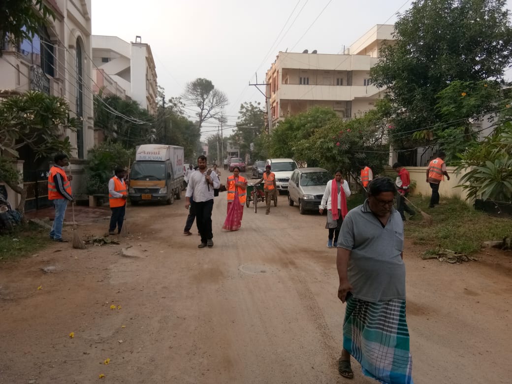 ##Swachh Kapra 🙏

#Morning Inspection at Saket transfer station and at Chandrapuri colony.@ DC- Kapra.<a href="/GHMCOnline/">GHMC</a>
@KTRTRS <a href="/ZC_LBNagar/">Zonal Commissioner, LB Nagar Zone, GHMC</a>