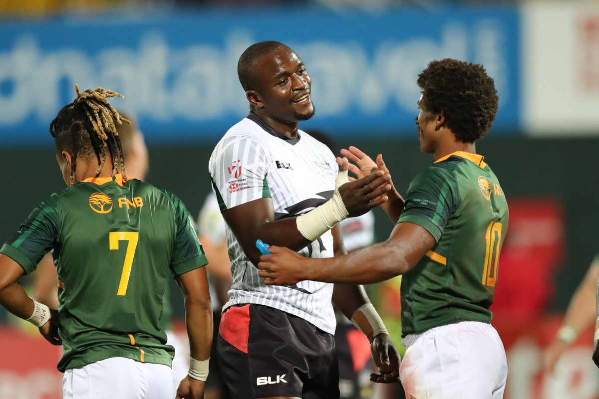 SVNSSeries's tweet photo. Rugby. In two images.

#Dubai7s https://t.co/9eiFiCcaYf