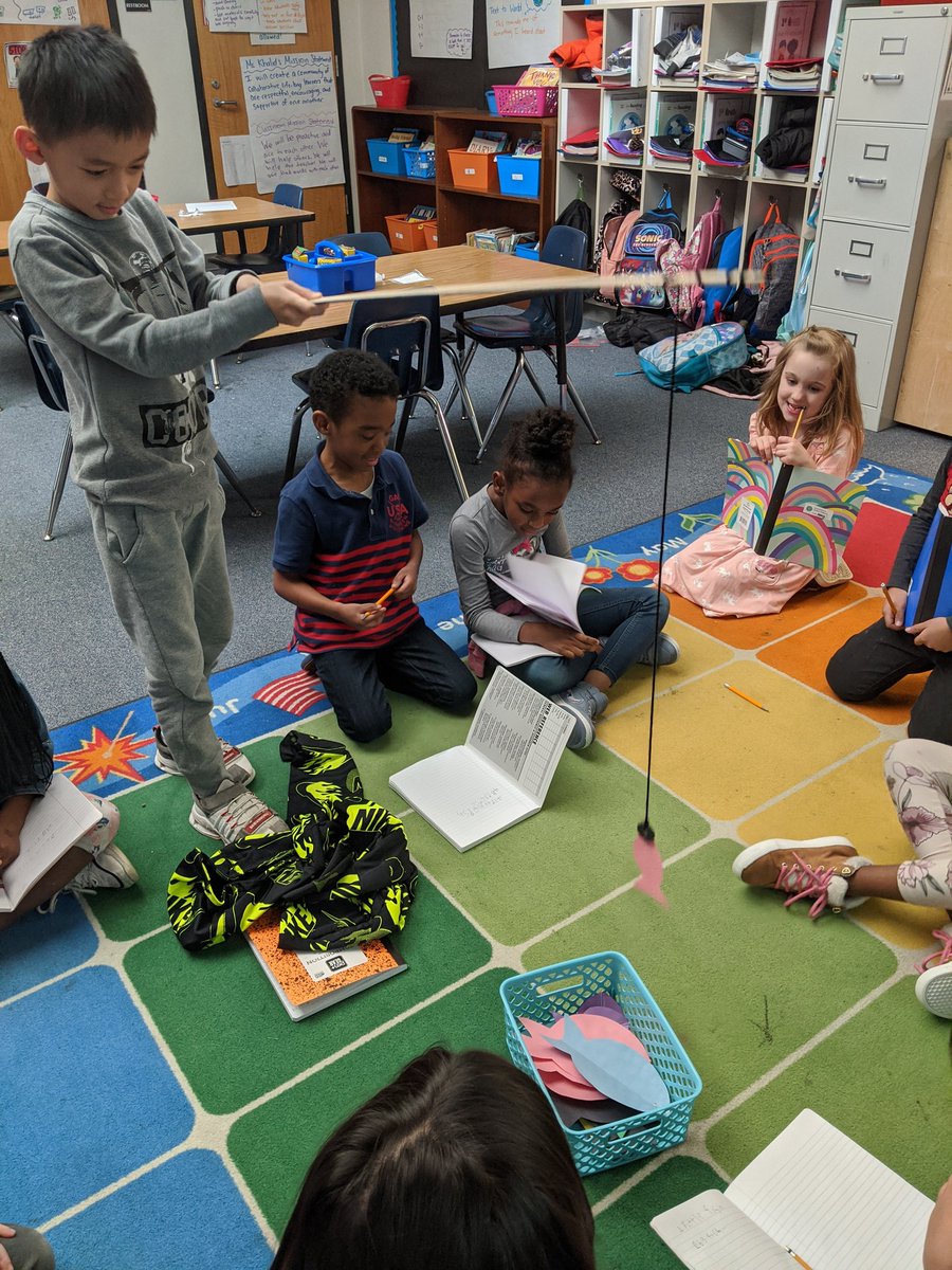 MsKhalid92's tweet photo. Fishing with magnets! #mymisd #MalvernLivesKind #malvernleaders @MalvernES https://t.co/IEWVP1iaLr