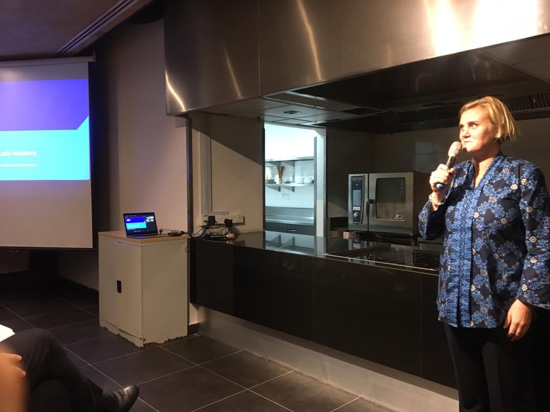 What better way to start the weekend than learning how to make sushi with 🇳🇴 salmon at the Global Sushi Academy. The best part : eating the sushi made by 🇲🇾 sushi cup champions. 🇳🇴 seafood is a key ingredient in Japanese quisine. Why ? Because it is the best in the world ! 🐟