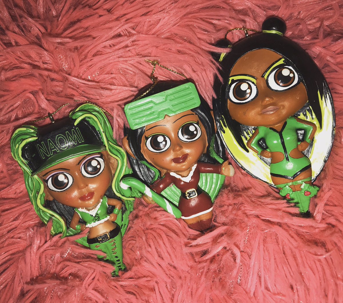 naosmob's tweet photo. Name a more iconic trio! #Elfomi π https://t.co/ElAlkJi13F