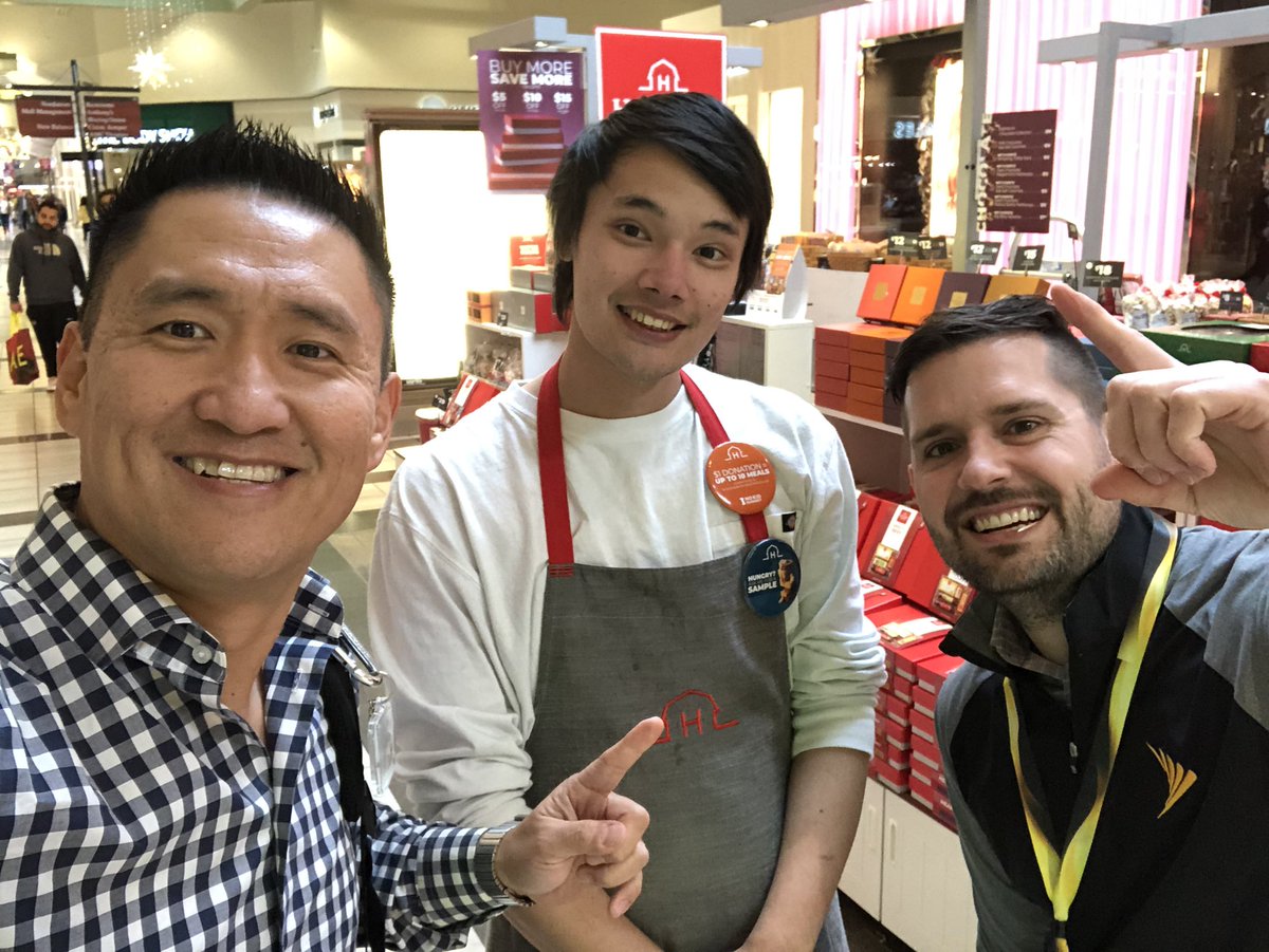 JamesLeeWW's tweet photo. #ShadowTheLeader running the play!
Awesome
#SalesManager ~> @Sprint_Ricky Proud to have his maniacal focus!
Showcasing to the #Frontline @VerityWireless @MikeSego1123 #NonNegotiables then off we go to #Recruiting for @ccComm_Sprint https://t.co/B3iBNdPrje