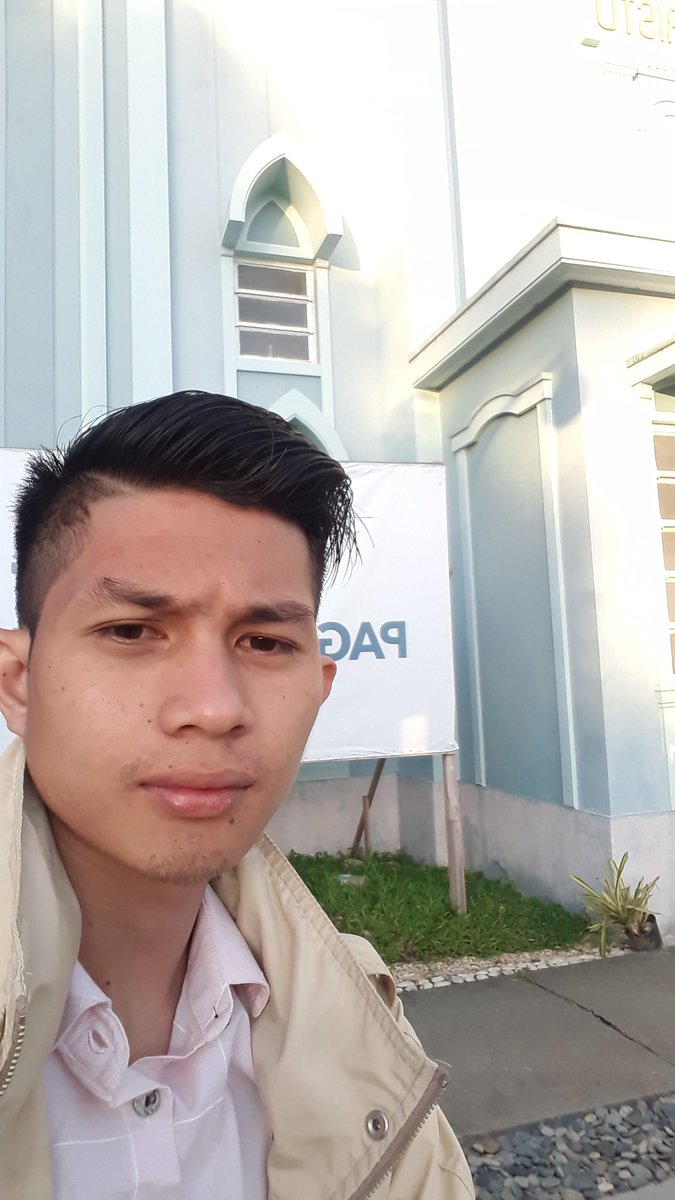 jorgji17's tweet photo. Sarap po ng feeling kapag nakasamba 😍❣

#kuyangKADIWA
#KuyangWALANGJOWA😂
#🎹🎼 https://t.co/OgVUMuNs7p