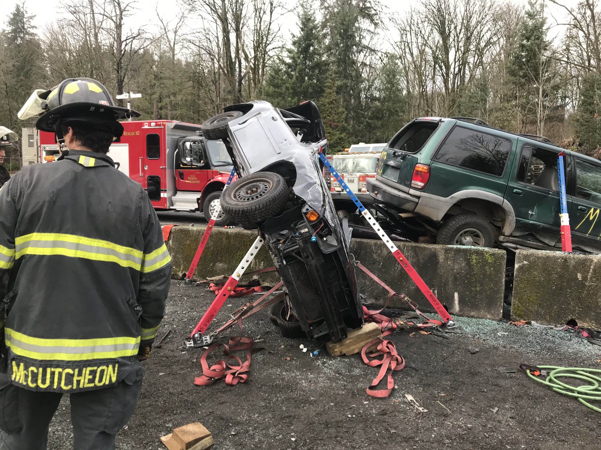 DNVFRS's tweet image. Our Fire Fighters Have been working on their advanced Vehicle Extrication techniques all this month with our partners @NVCFD. Training to serve you better! #rescue42 #holmatro #autoex #NorthVan