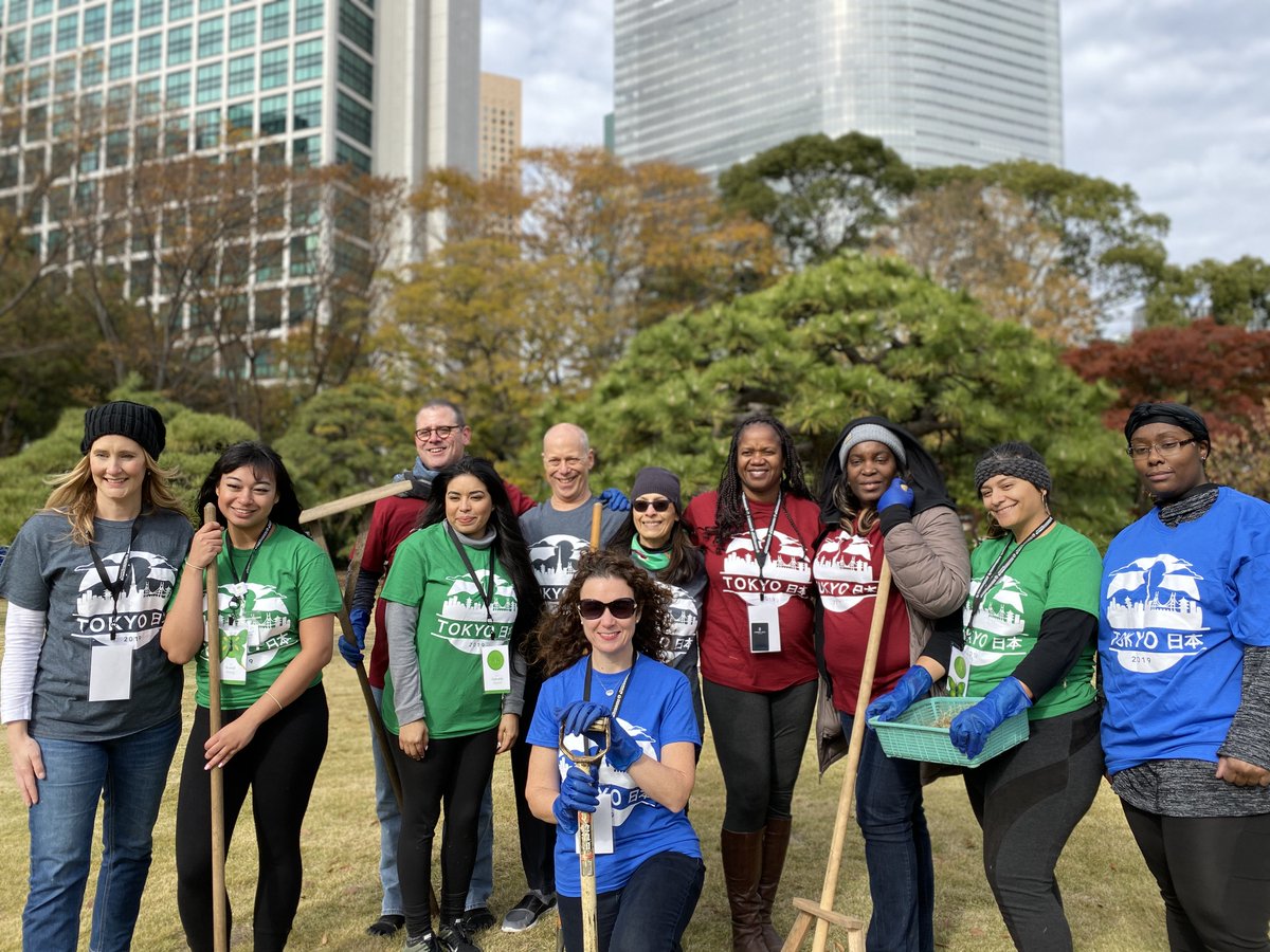 TCSEdSystem's tweet photo. Today we gathered in service to the Tokyo community. Our Education Beyond Borders group spent hours tending to one of the city’s most precious green spaces. This day, showed us the powerful things we can do when we gather together with a unified purpose and vision. #TCSabroad https://t.co/4MpFFo9dx0