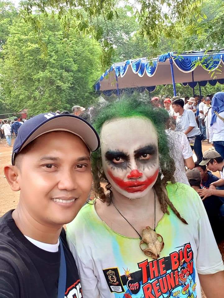 BNoiky's tweet photo. Nemu poto di beranda Fb, waktu acara Reuni Akbar Boedoet ke 111th di situ gintung . 10 nov 2019 . #potobareng #selfie #reuniakbar #boedoet #losemuasodaragua #boedoet145 #allbase #boedoeters #reunian #alumniboedoet #boedoet1908 #boedioetomo #salamsatujiwa https://t.co/xcl8tf4GQ8