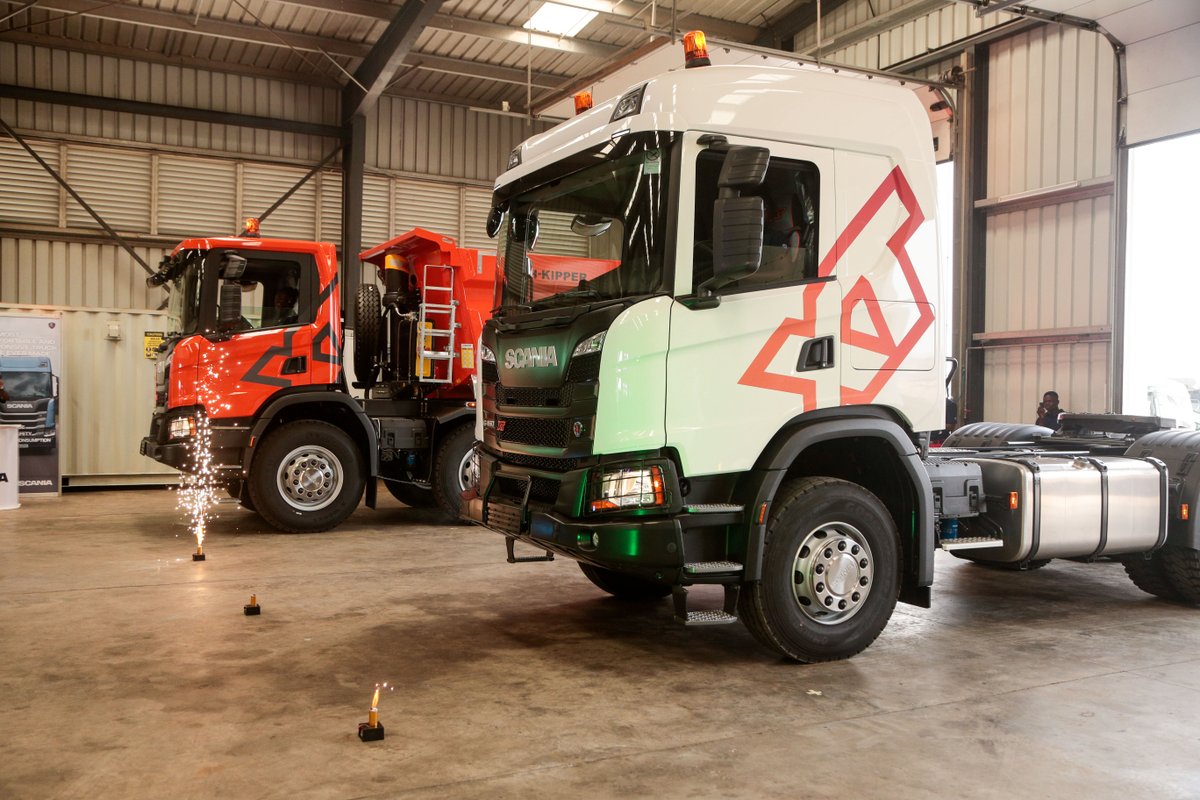 ScaniaWstAfrica's tweet photo. Flash back to a year ago when our new truck generation was launched. Our new truck range has been built for the only business that matters, Yours! #scanianewtruckgeneration #nextgenerationscania #instatrucks #scaniawestafrica https://t.co/9I8j0uM6MV