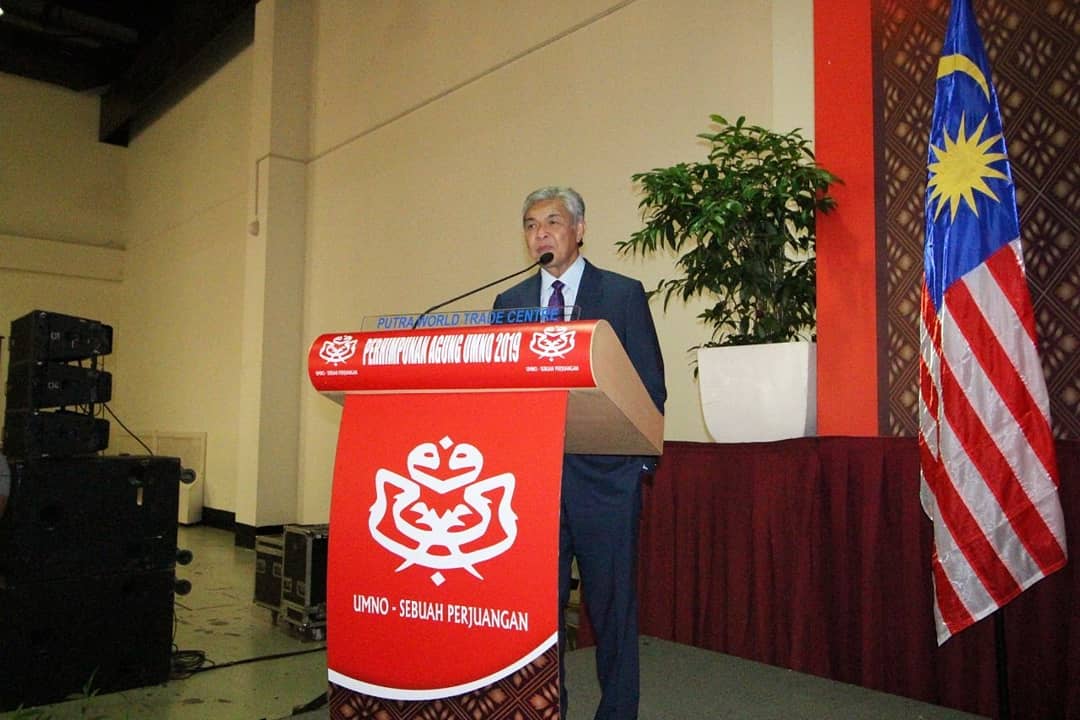 DrZahidHamidi's tweet image. KUALA LUMPUR  4 DISEMBER 2019 - MAJLIS MAKAN TENGAHARI PERWAKILAN PEMUDA BERSAMA PRESIDEN UMNO DI DEWAN TUN RAZAK 4 #PAU2019 #PWTC