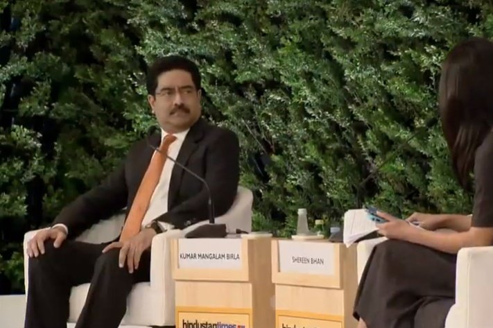 #kumarmangalambirla says he would be first gen #entrepreneur if he had the choice. Hence #parenting choices to let @ananya_birla play to strengths. Super chat that uncovered rationale for professional and personal choices  @ShereenBhan #HTLS2019 @myBabyChakra @AdityaBirlaGrp