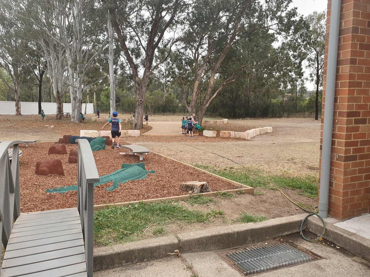 Thanks <a href="/SSSHARON_SSS/">SHARON</a>  for giving up your time and letting us mess up your garden of dreams with our Woolworths plants! #outdoorlearning #freshmorningair #lifeexperiences #stepawayfromthehose