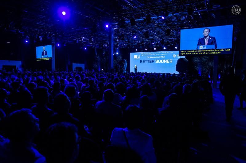 Horyou's tweet photo. From drones or VR to #5G, satellite, climate change mitigation and much more, it was an action packed week at ITU Telecom World 2019! Watch the great highlights vid to experience the action! :  https://t.co/YYIf940M33 #ITUWORLD

#ITUworld #Budapest #ITUTelecom #Horyou https://t.co/iZdZQI2vtw