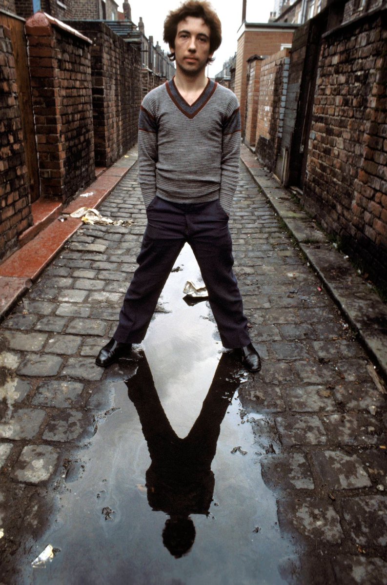 gott_julie's tweet photo. Remembering Pete Shelley 17th  April 1955 – 6th December 2018,was an English singer, songwriter and guitarist. He formed early punk band Buzzcocks with Howard Devoto in 1976, and became the lead singer and guitarist in 1977 when Devoto left. https://t.co/2D9Ht0yTqD