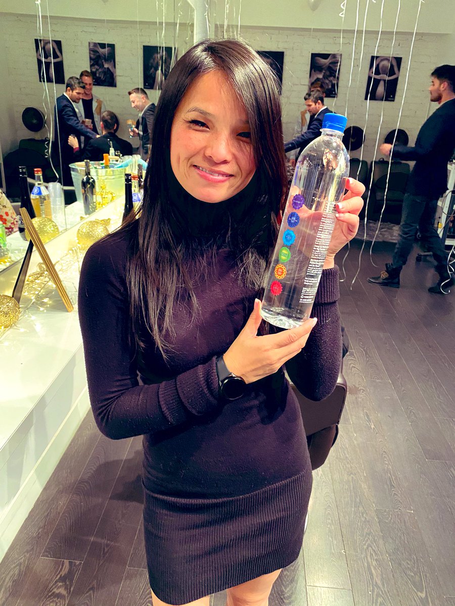 H2OmWater's tweet photo. Everyone loves H2Om💙
#waterwithintention #love #joy #peace #perfecthealth #gratitude #prosperity #vibrationhydration https://t.co/df5mYVuJ4p
