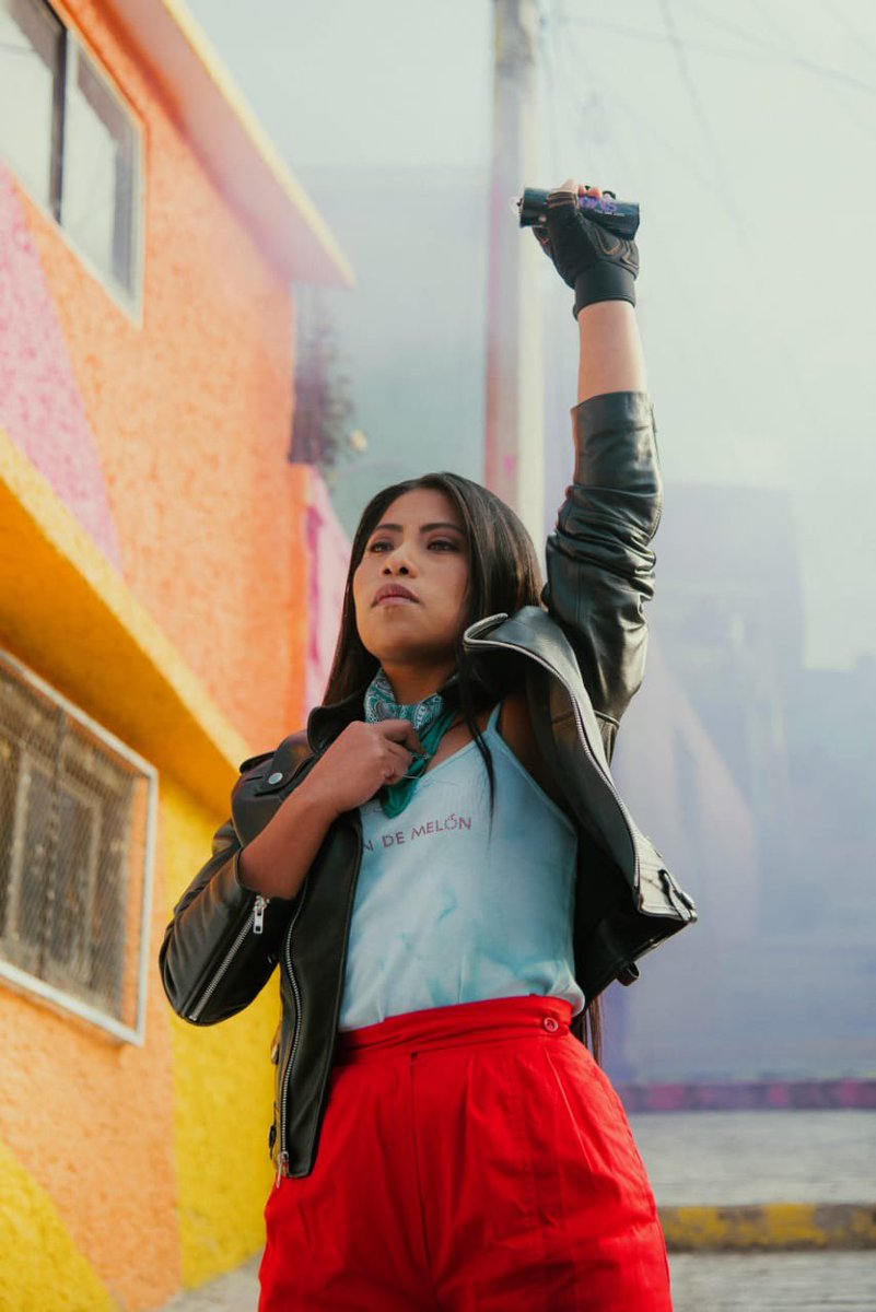 Tremenda @YalitzaAparicio en el vídeo de @monlaferte