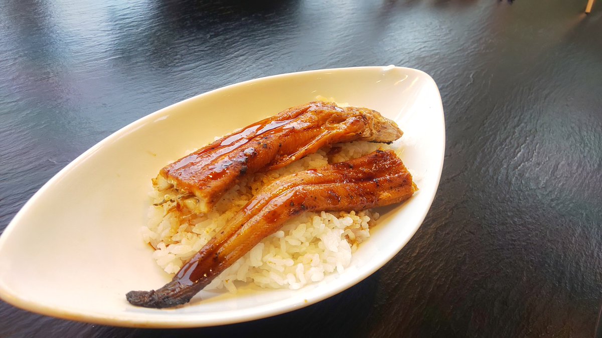 zero_newworld's tweet photo. 今日のお昼ごはん🍴

@everyofficial で嫁が当たった【やま義】のあなご✨

@shingoror456 さん美味しく頂戴しましたm(__)m https://t.co/MGORhT5dch
